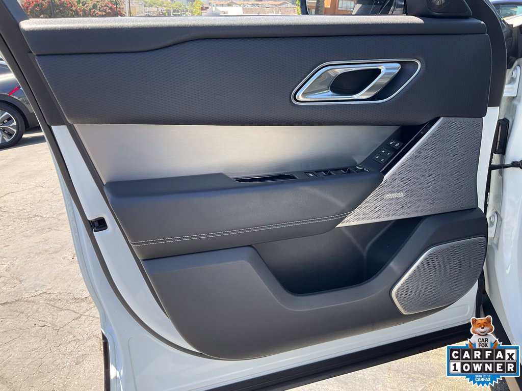 Used 2018 Land Rover Range Rover Velar R-Dynamic SE AWD/4WD image 23