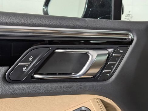 New 2026 Porsche Macan image 27