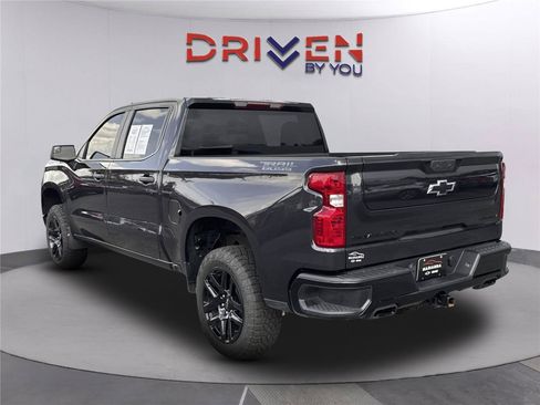 Used 2024 Chevrolet Silverado 1500 Custom Trail Boss w/ Dark Appearance Package AWD/4WD image 6