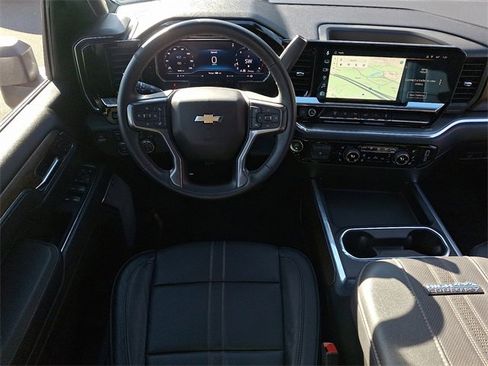 Used 2024 Chevrolet Silverado 2500 High Country w/ High Country Premium Package image 11