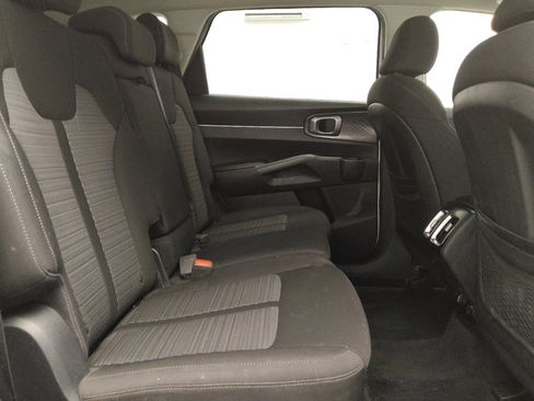 Used 2021 Kia Sorento LX FWD image 21