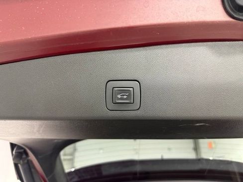 Used 2021 Buick Encore GX Select w/ Advanced Technology Package FWD image 9