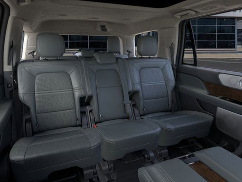 New 2024 Lincoln Navigator Black Label image 11