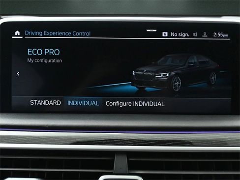 Used 2021 BMW 750i xDrive w/ Executive Package image 41