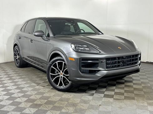 Certified 2026 Porsche Cayenne image 9