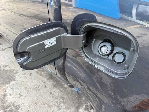 Used 2024 Chevrolet Silverado 1500 LT image 22