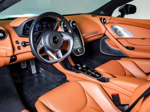 Used 2023 McLaren GT RWD image 23