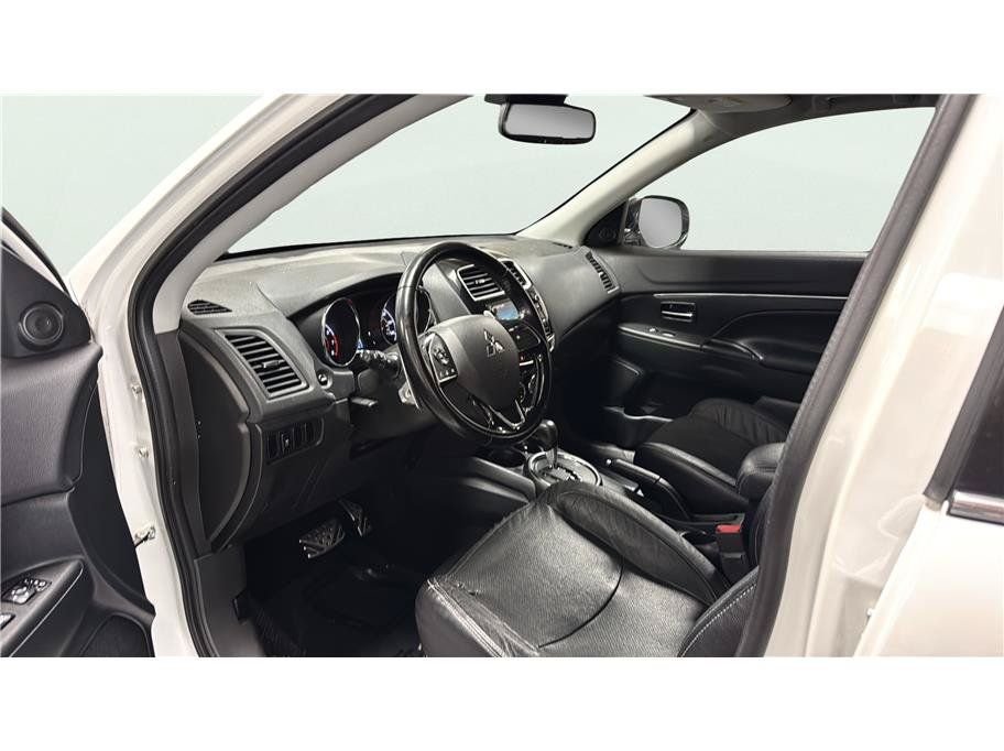Used 2016 Mitsubishi Outlander Sport SEL FWD image 15