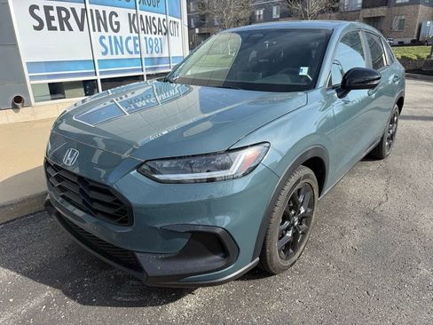 Used 2024 Honda HR-V Sport image 2