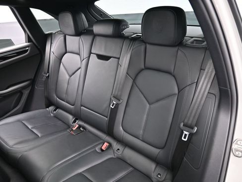 Certified 2023 Porsche Macan Turbo AWD/4WD image 23