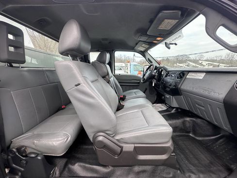 Used 2015 Ford F550 4x4 SuperCab Super Duty image 25