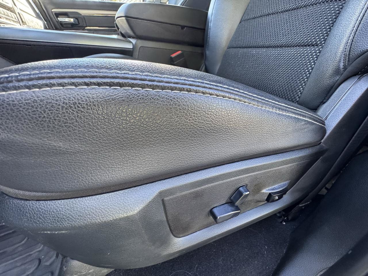 Used 2018 RAM 2500 Big Horn w/ Sport Appearance Group AWD/4WD image 23
