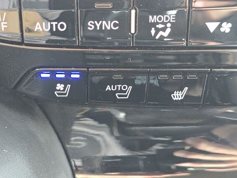 Used 2022 Acura MDX SH-AWD w/ Advance Package image 5