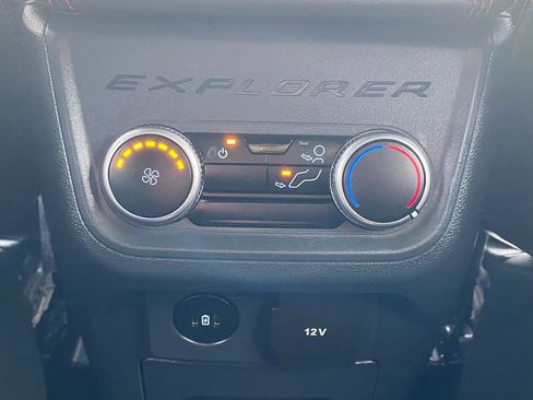 Used 2025 Ford Explorer ST-Line image 20