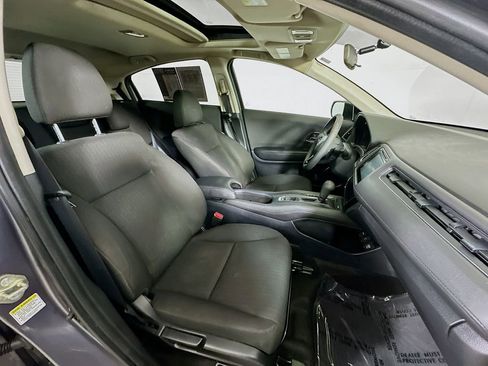 Used 2016 Honda HR-V EX image 10