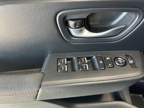 Used 2025 Honda Pilot Sport image 12