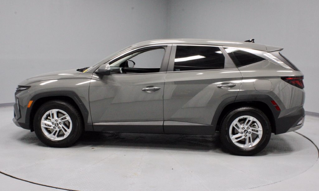Used 2025 Hyundai Tucson SE FWD image 8