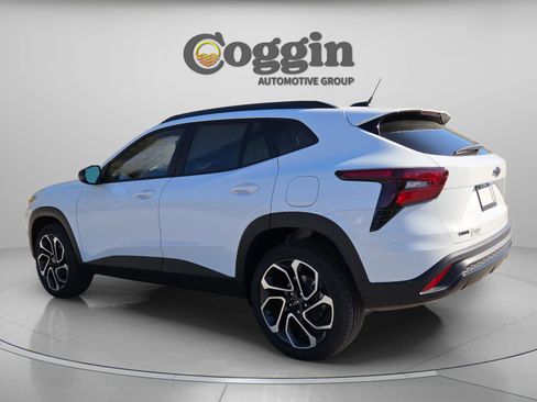 New 2026 Chevrolet Trax RS w/ Driver Confidence Package image 2