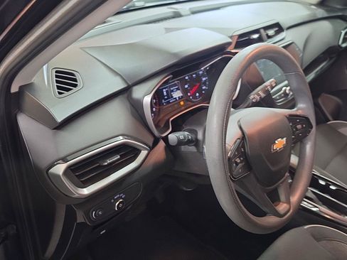 Used 2022 Chevrolet TrailBlazer LS FWD image 5
