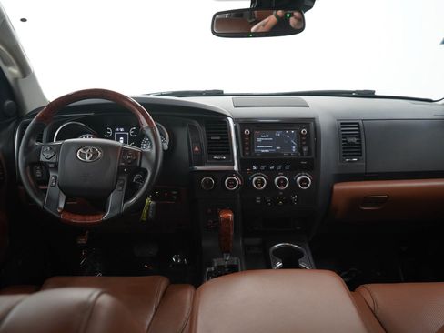 Used 2019 Toyota Sequoia Platinum AWD/4WD image 22