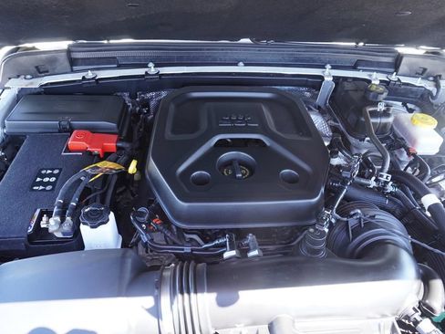 Used 2024 Jeep Wrangler Unlimited Sport AWD/4WD image 9