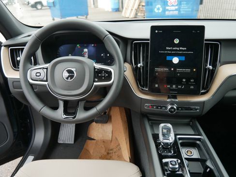 New 2026 Volvo XC60 B5 Plus w/ Protection Package Premier AWD/4WD image 10