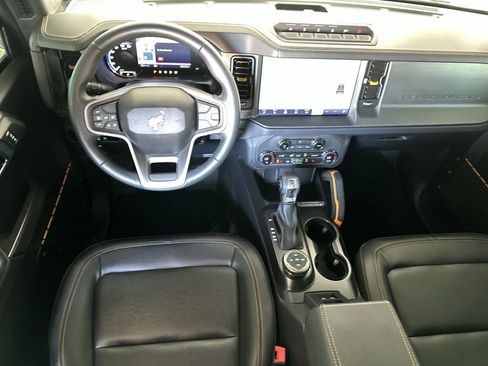 Used 2024 Ford Bronco Badlands w/ Sasquatch Package AWD/4WD image 14