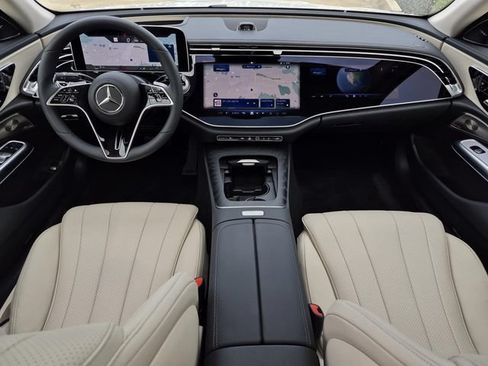 Used 2025 Mercedes-Benz E 350 Sedan image 20