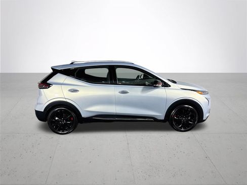 Used 2023 Chevrolet Bolt EUV Premier w/ Sun & Sound Package FWD image 5