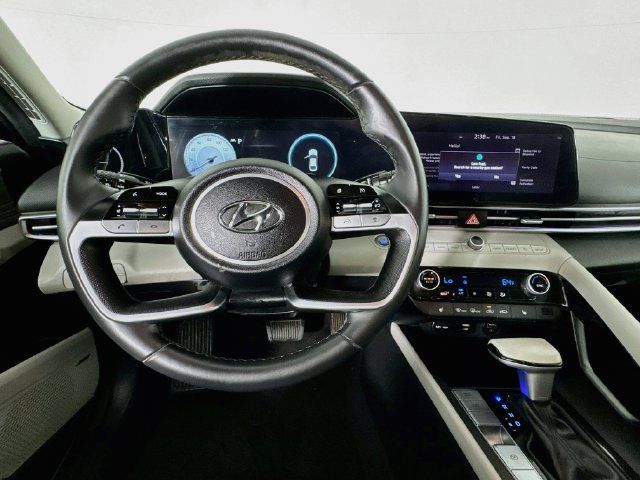 Used 2023 Hyundai Elantra Limited FWD image 10