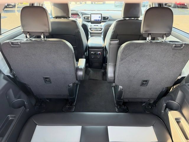 Used 2024 Ford Explorer XLT w/ Equipment Group 202A AWD/4WD image 24