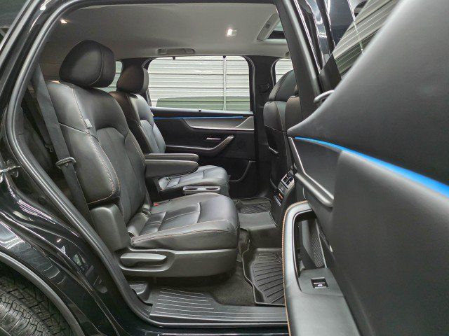 Used 2025 MAZDA CX-90 Plug-In Hybrid w/ Preferred AWD/4WD image 17
