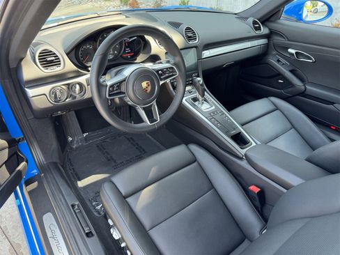 Certified 2025 Porsche 718 Cayman image 4