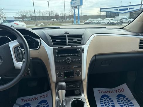 Used 2010 Chevrolet Traverse LTZ image 18