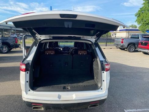 Used 2018 Chevrolet Traverse High Country w/ LPO, Cargo Package AWD/4WD image 23