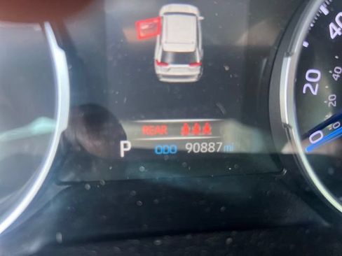 Used 2020 Toyota RAV4 XLE w/ Carpet Mat Package AWD/4WD image 11