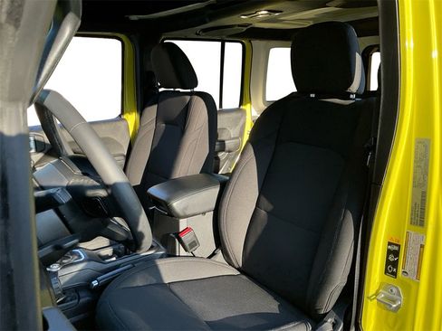 Used 2023 Jeep Wrangler Unlimited Sport image 27