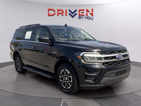 Used 2024 Ford Expedition XLT image 7