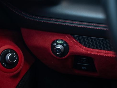 Used 2021 Ferrari F8 Tributo RWD image 37