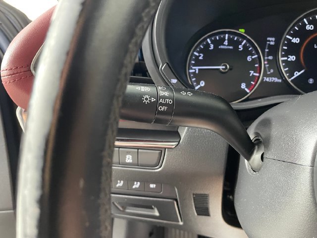 Used 2020 MAZDA MAZDA3 Hatchback w/ Premium Package FWD image 14