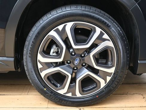 Used 2023 Subaru Ascent Limited w/ Technology Package AWD/4WD image 15