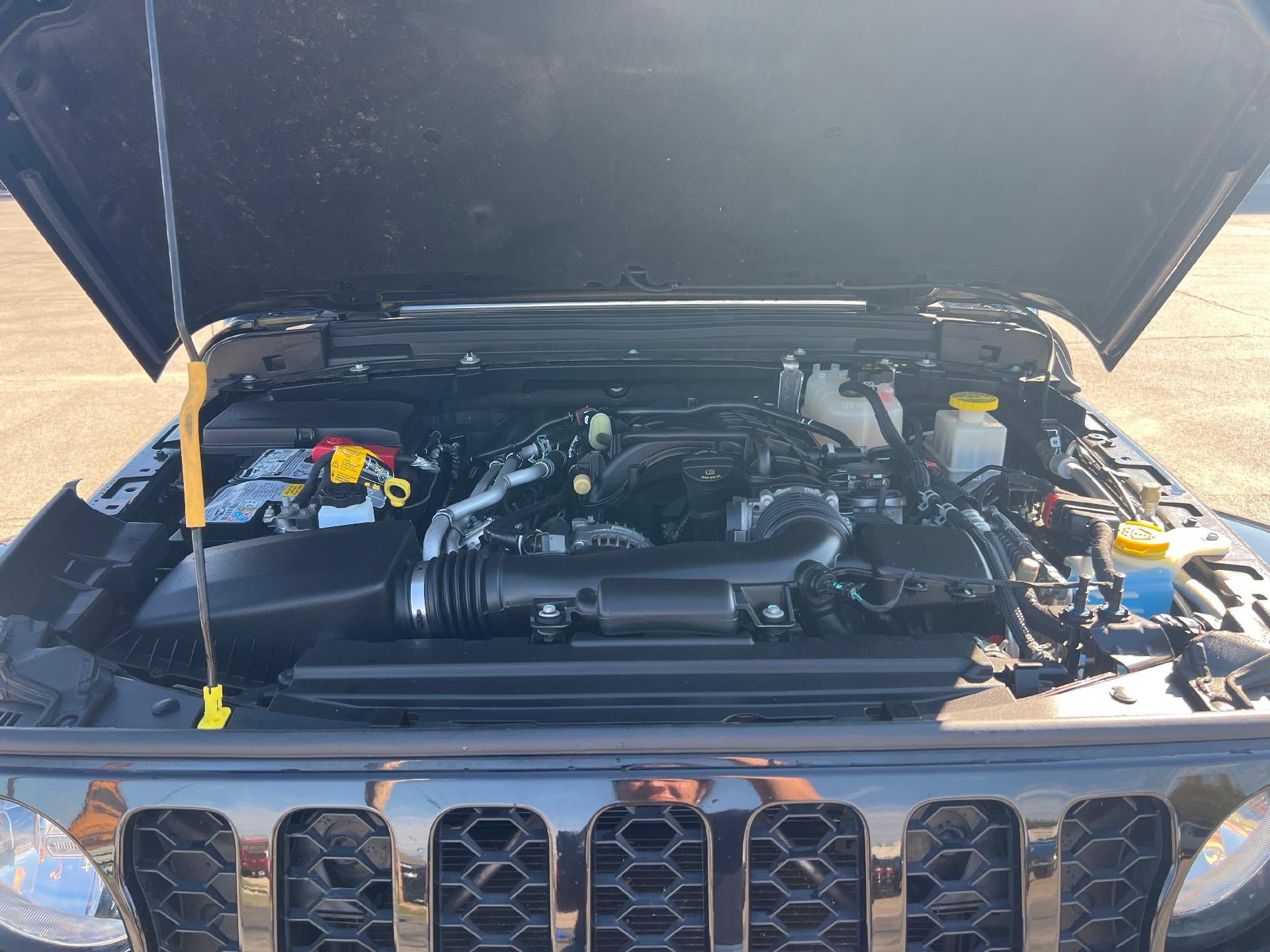 Used 2022 Jeep Gladiator Sport AWD/4WD image 25