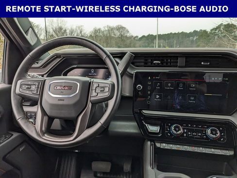 Used 2025 GMC Sierra 2500 AT4 image 13