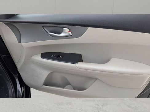 Used 2019 Kia Forte LXS image 31