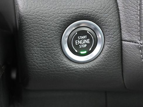 Used 2023 GMC Yukon Denali AWD/4WD image 43