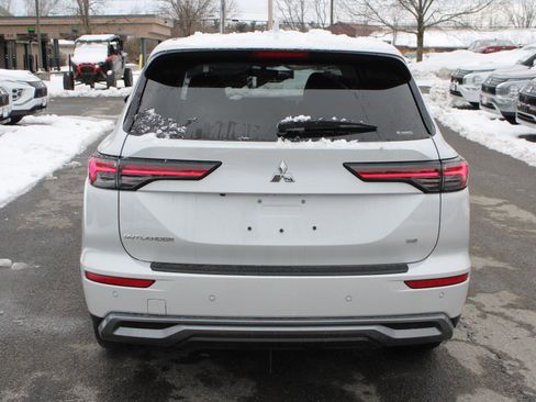 New 2026 Mitsubishi Outlander SE AWD/4WD image 6