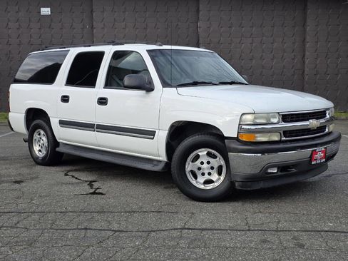 Used 2005 Chevrolet Suburban LS w/ Preferred Equipment Group image 3