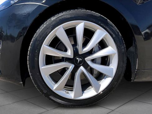 Used 2020 Tesla Model 3 Standard Range Plus image 11