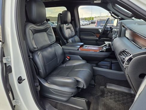 Used 2024 Lincoln Navigator Reserve AWD/4WD image 20