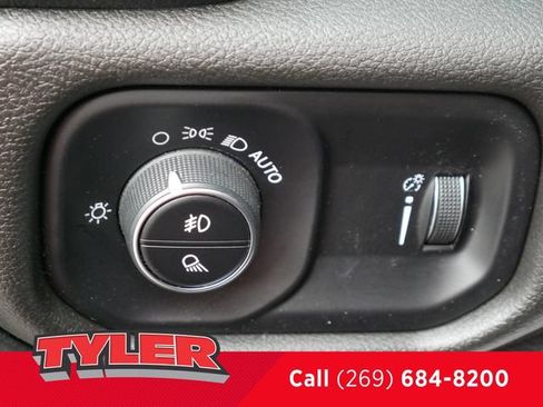 Used 2023 RAM 1500 Tradesman AWD/4WD image 23